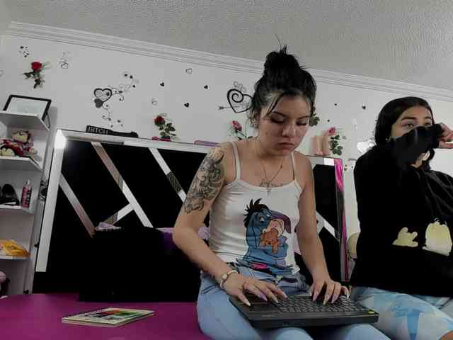 Dreamgirlss webcam