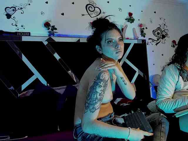 Dreamgirlss webcam
