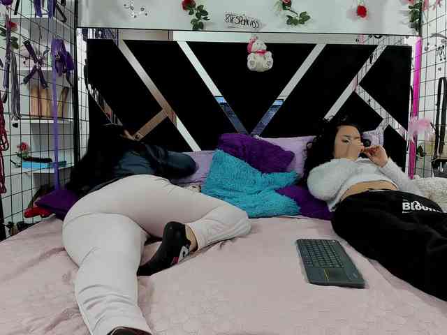 Dreamgirlss webcam
