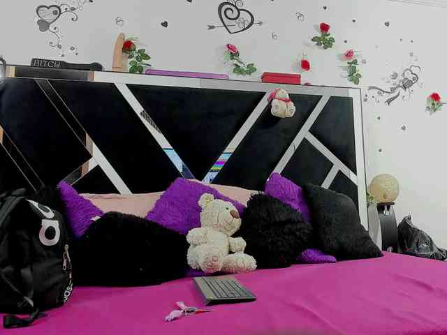 Dreamgirlss webcam