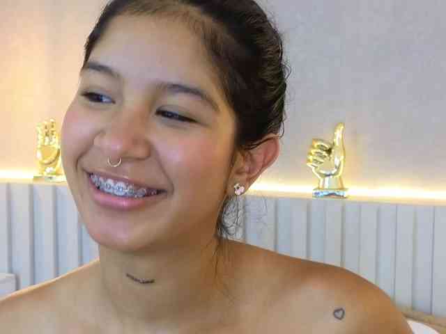 AidaMoreno webcam