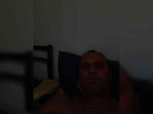 alex-8219-