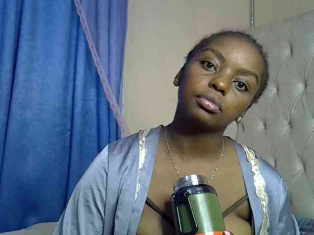 Ritaaa22l webcam