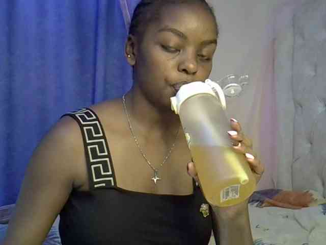Ritaaa22l webcam