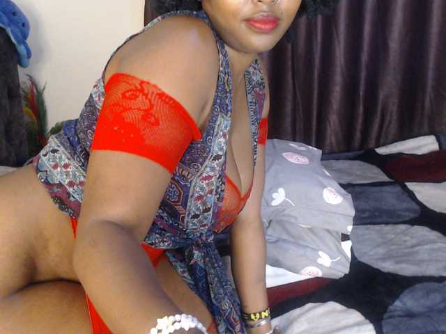 Dotie webcam bongacams model stream image