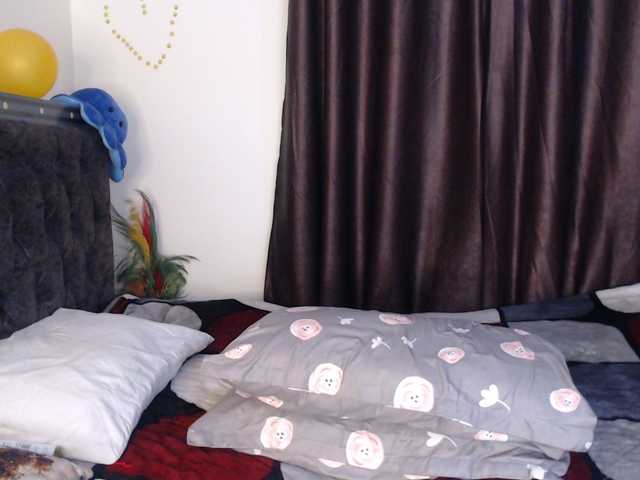 Dotie webcam bongacams model stream image