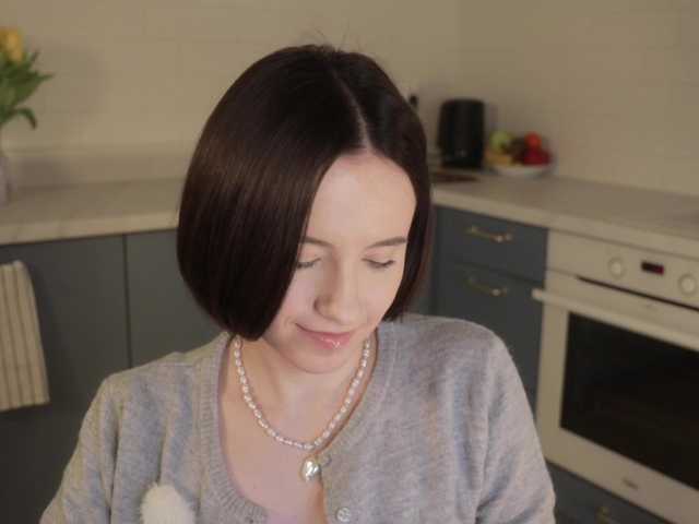 -FemaleEssence-'s BongaCams show and profile