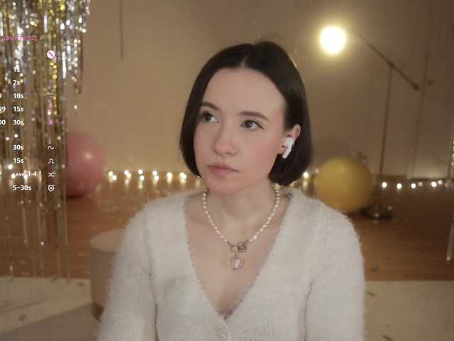 -FemaleEssence-'s BongaCams show and profile