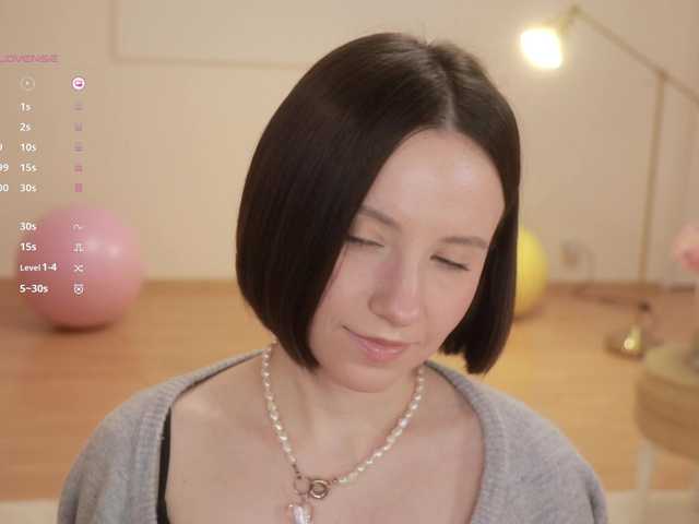 -FemaleEssence-'s BongaCams show and profile