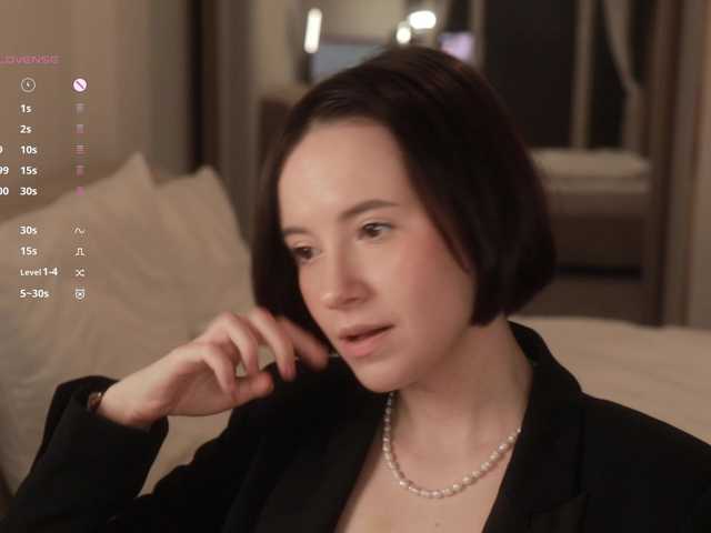 -FemaleEssence-'s BongaCams show and profile