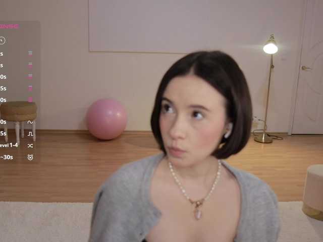  -FemaleEssence- chat room