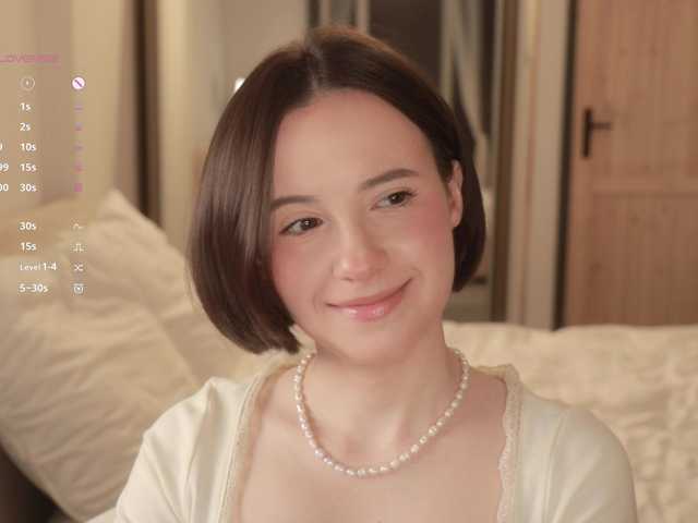 -FemaleEssence-'s BongaCams show and profile