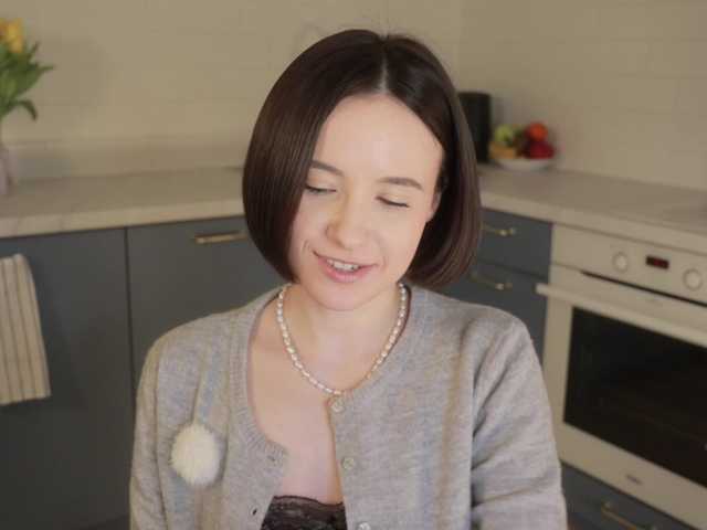 -FemaleEssence-'s BongaCams show and profile