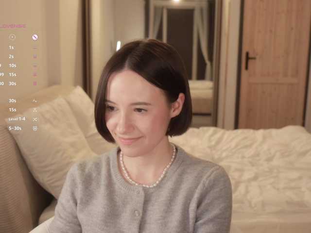 -FemaleEssence-'s BongaCams show and profile