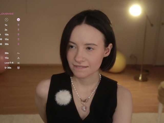 -FemaleEssence-'s BongaCams show and profile