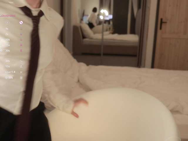 -FemaleEssence-'s BongaCams show and profile