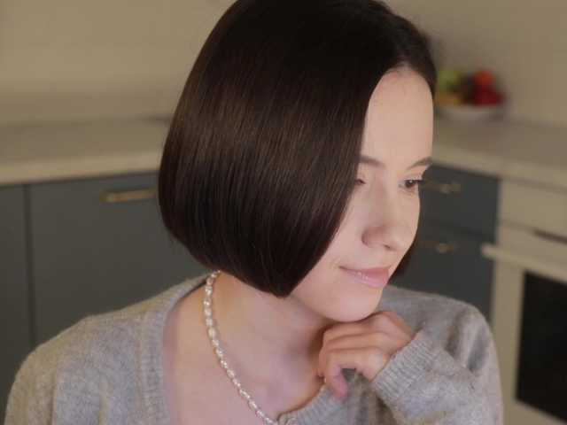 -FemaleEssence-'s BongaCams show and profile