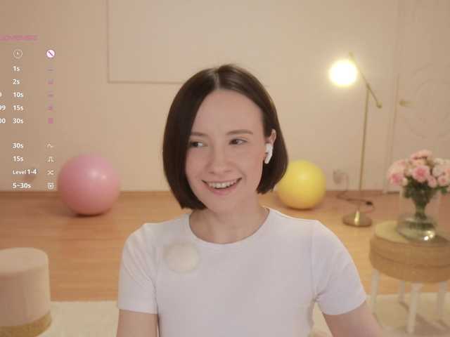 -FemaleEssence-'s BongaCams show and profile