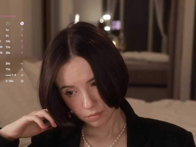 -FemaleEssence-'s BongaCams show and profile