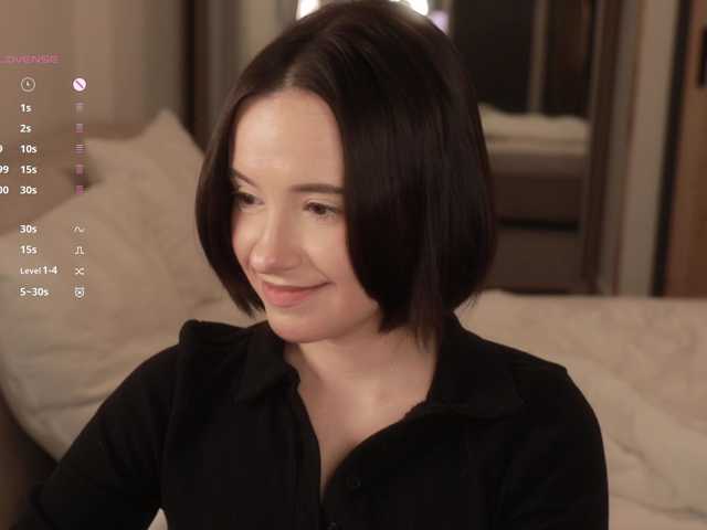 -FemaleEssence-'s BongaCams show and profile