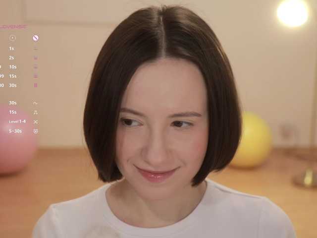 -FemaleEssence-'s BongaCams show and profile