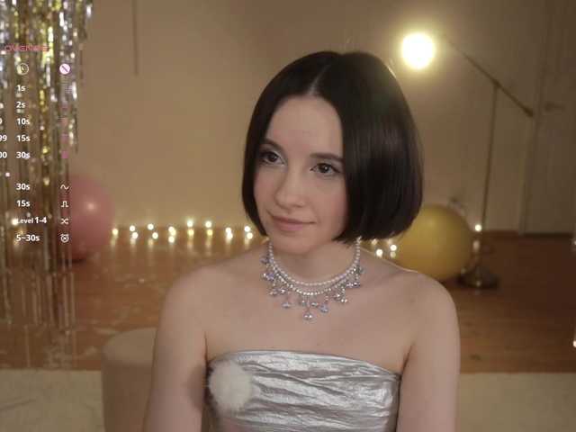 -FemaleEssence-'s BongaCams show and profile