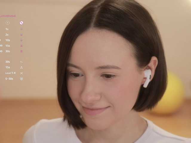 -FemaleEssence-'s BongaCams show and profile