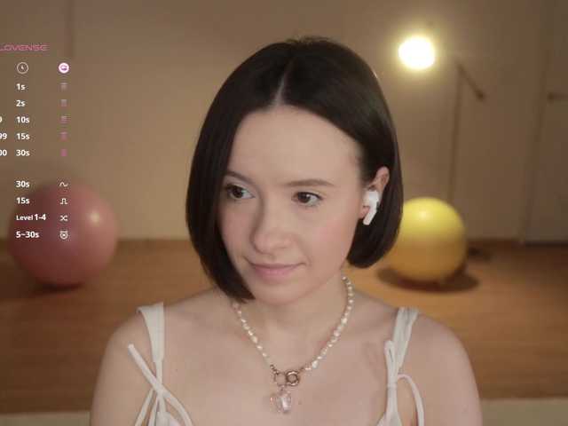 -FemaleEssence- live cam