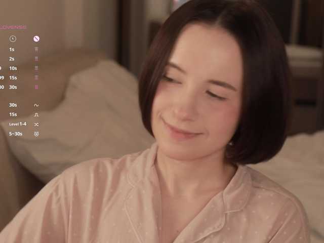 -FemaleEssence-'s BongaCams show and profile