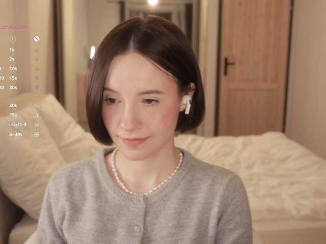 -FemaleEssence-'s BongaCams show and profile