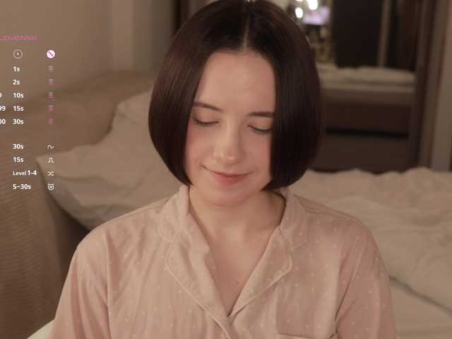 -FemaleEssence-'s BongaCams show and profile