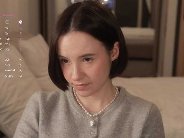 -FemaleEssence- live cam profile