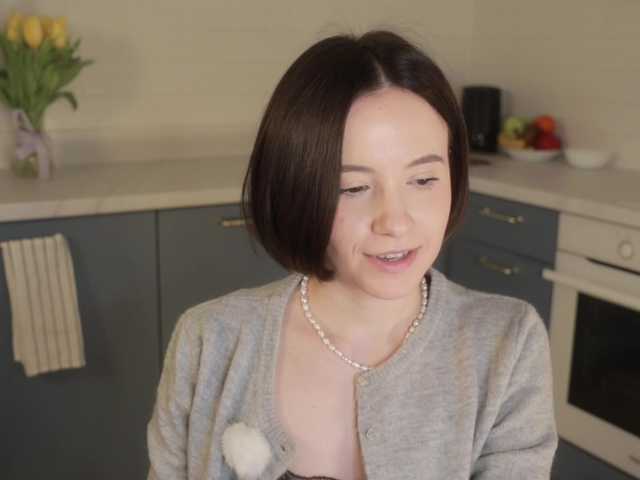 -FemaleEssence-'s BongaCams show and profile