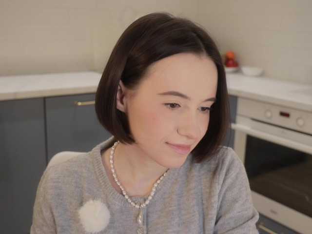 -FemaleEssence-'s BongaCams show and profile