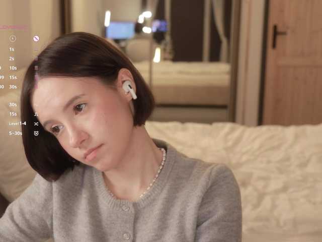 -FemaleEssence-'s BongaCams show and profile