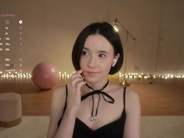 -FemaleEssence-'s BongaCams show and profile