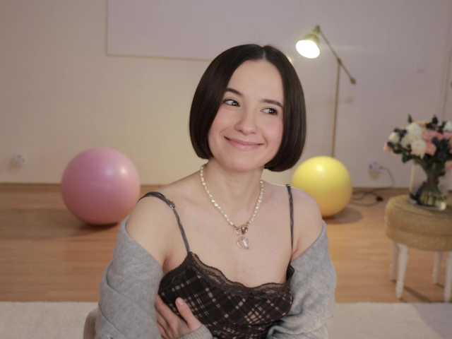 -FemaleEssence- from BongaCams