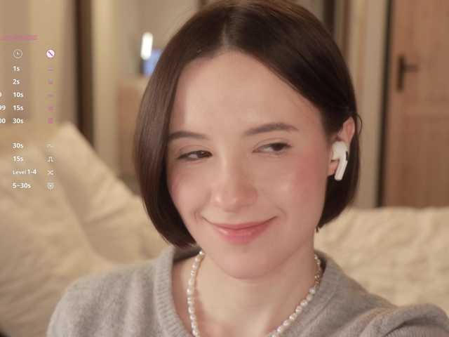 -FemaleEssence-'s BongaCams show and profile