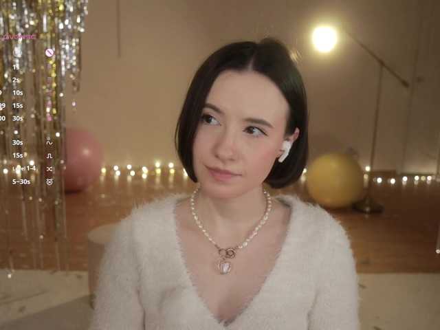 -FemaleEssence-'s BongaCams show and profile
