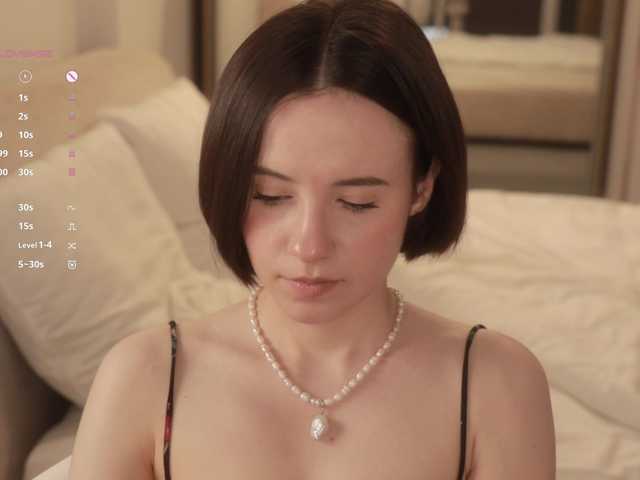 -FemaleEssence-'s BongaCams show and profile