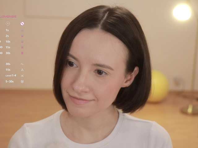 -FemaleEssence-'s BongaCams show and profile