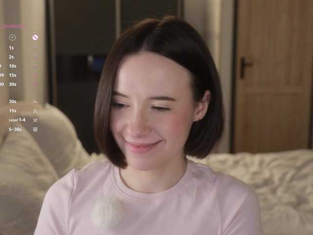 -FemaleEssence-'s BongaCams show and profile