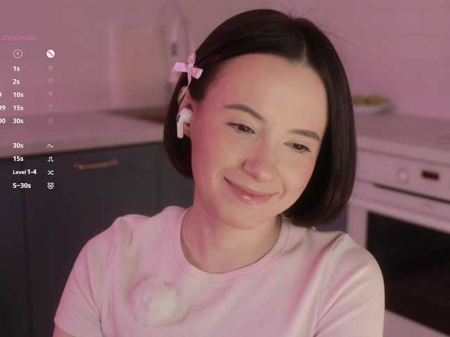 -FemaleEssence-'s BongaCams show and profile