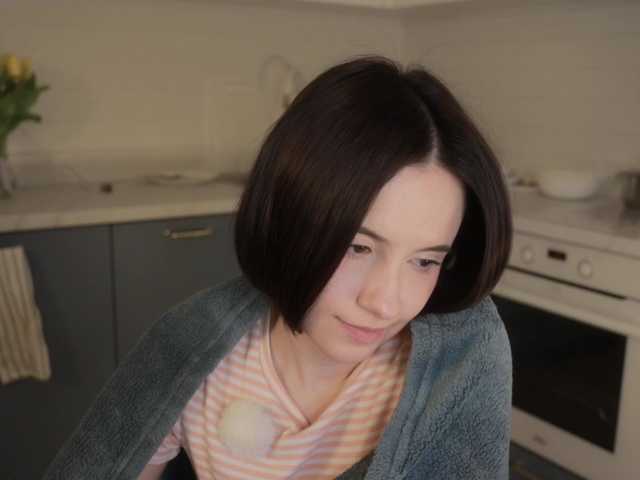 -FemaleEssence-'s BongaCams show and profile