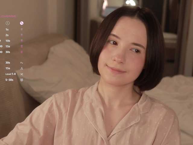 -FemaleEssence-'s BongaCams show and profile