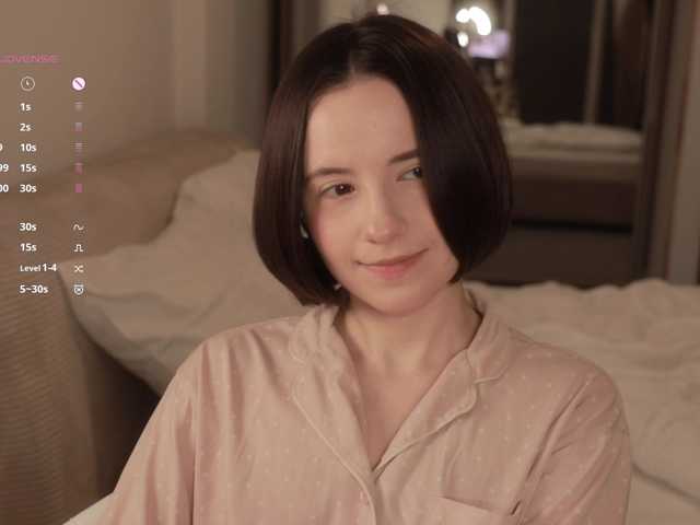 -FemaleEssence-'s BongaCams show and profile