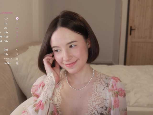 -FemaleEssence-'s BongaCams show and profile