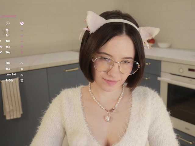 -FemaleEssence-'s BongaCams show and profile
