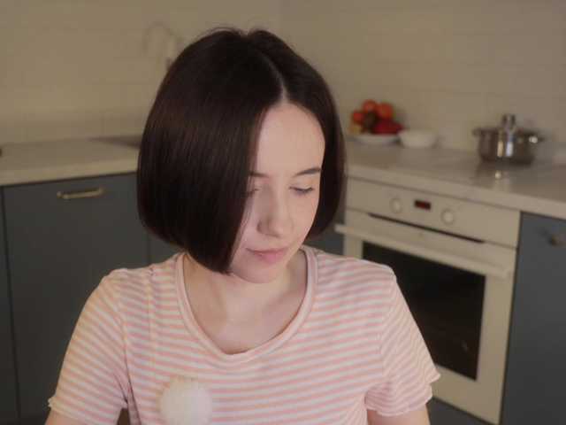 -FemaleEssence-'s BongaCams show and profile