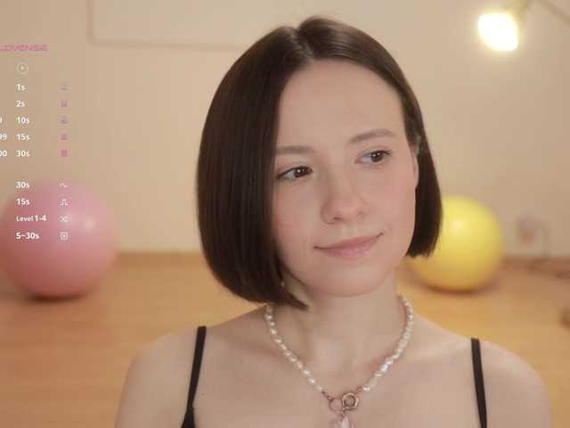 -FemaleEssence-'s BongaCams show and profile